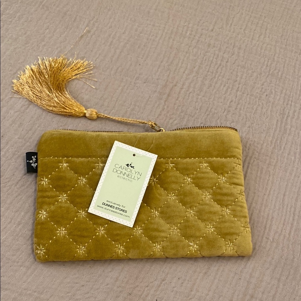 CAROLYN DONNELLY Quilted Clutch. New